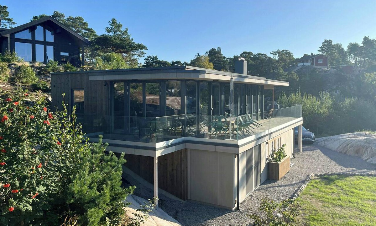 Sarpsborg House | Modern cottage near the beach on Nordre Karlsøy