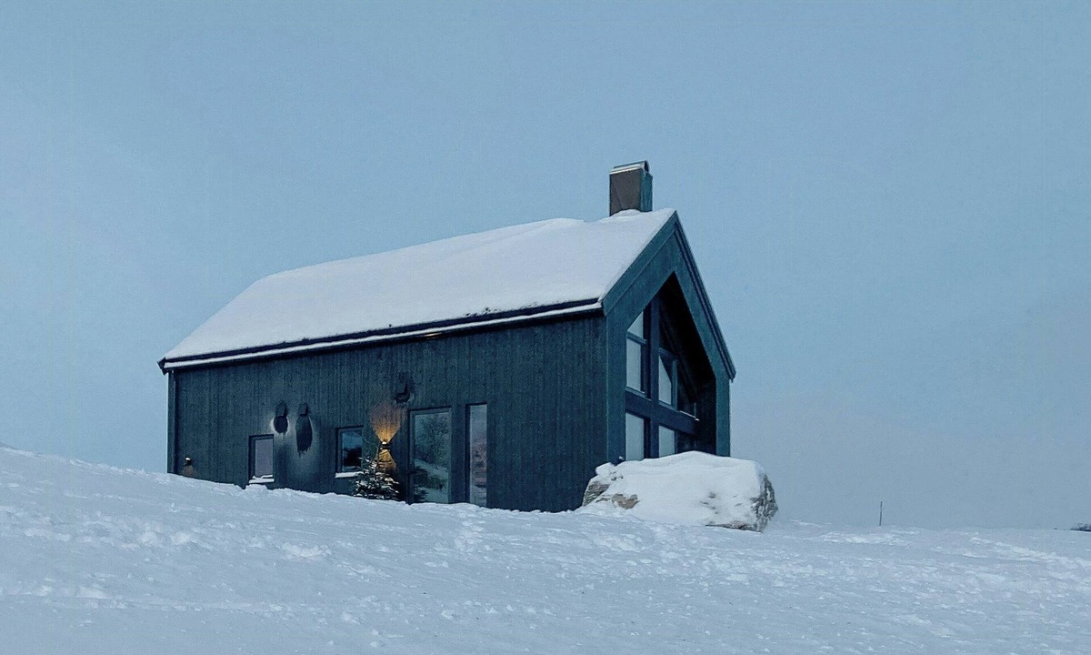 Fidjeland House | Modern family cabin by Soleisløyfa in Sirdal