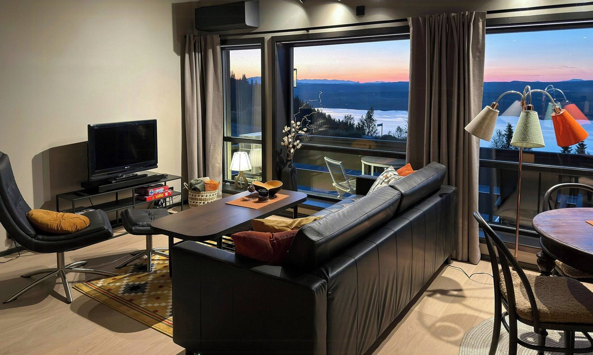 Kamben Apartment | Modern flat with fjord view on Golsfjellet
