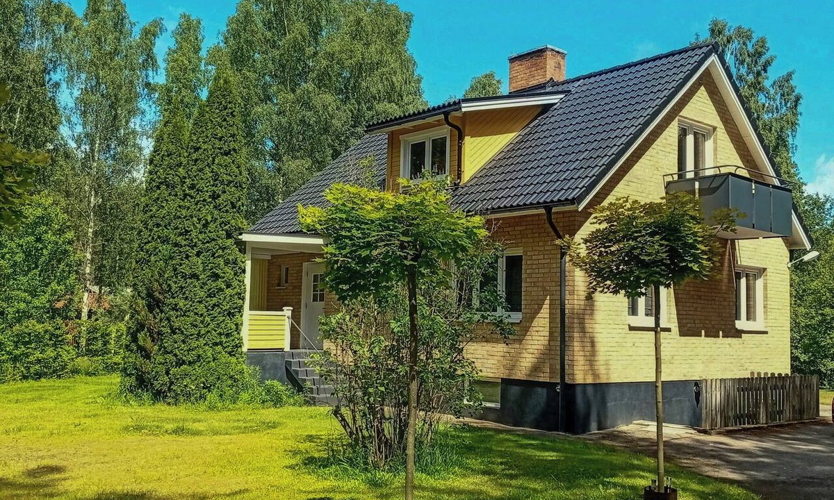 Lonneberga House | Modern house by the river in Lönneberga
