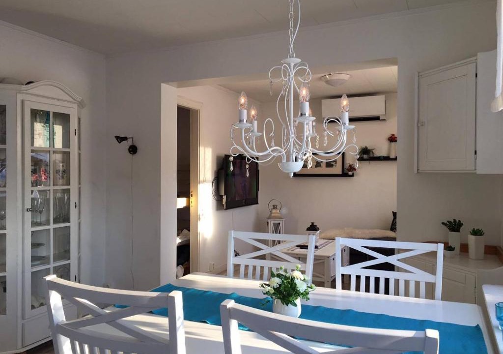 Slagnas House | Modern Lapland Cottage with Outdoor Sauna & BBQ Hut