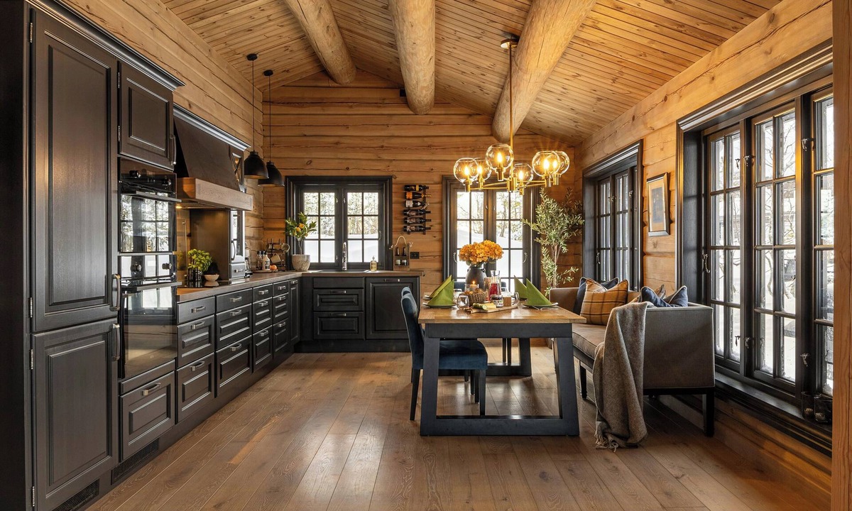 Rollag House | Modern log cabin with hot tub and sauna