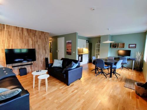 Roldal Apartment | Modern Mountain Apartment with Balcony & Views