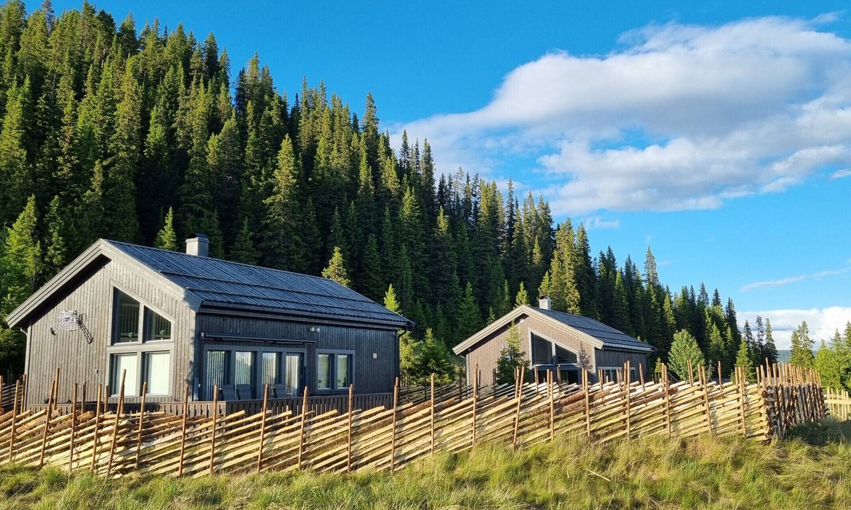 Nord-Aurdal Cabin | Modern mountain cabin in Tisleidalen, Golsfjellet