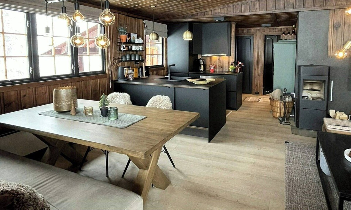 Vikberget House | Modern mountain cabin with views over Slokovannet