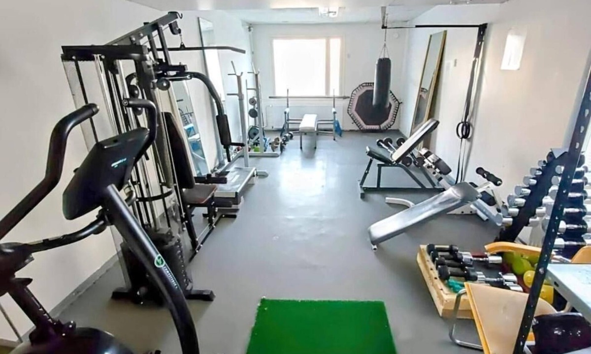 Pasila Apartment | Modern Nordic Stay in Helsinki Center with Pool, Sauna & Gym