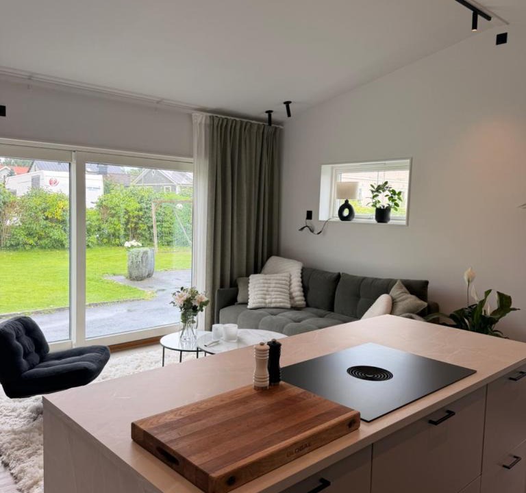 Alingsas Apartment | Modern nybyggd lägenhet med hotellkänsla intill sjön Gerdsken