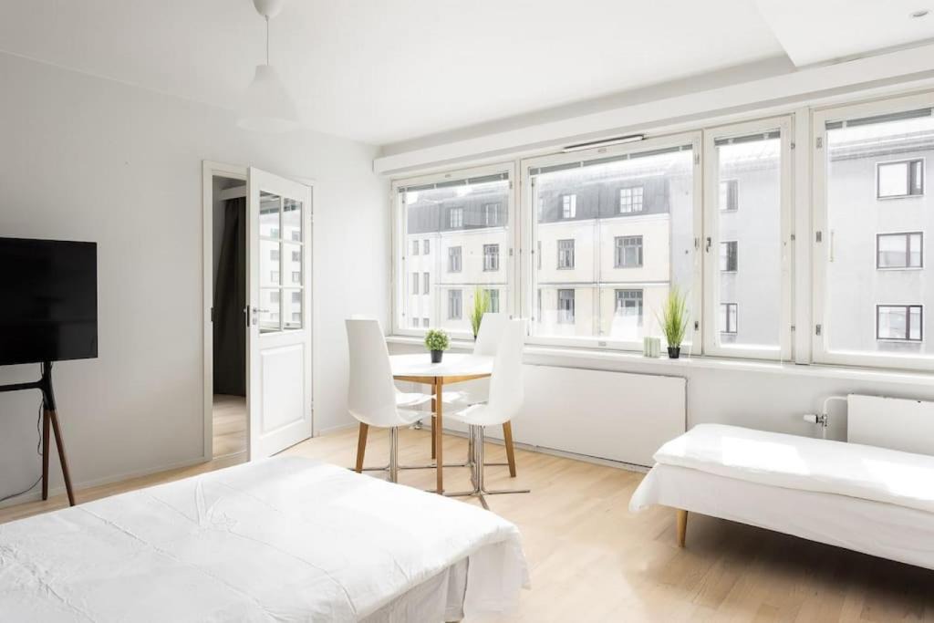 Alppiharju Apartment | Modern one bedroom apartment for six in Kallio