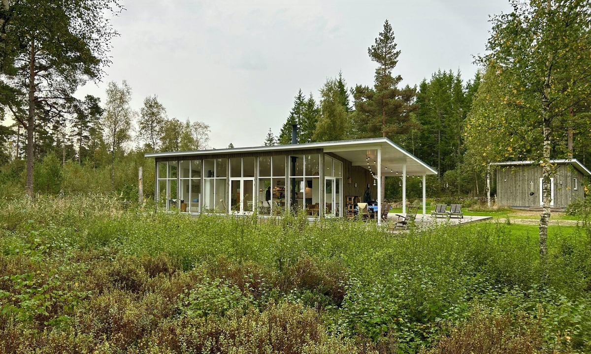 Vislanda House | Modern peninsula cabin with panoramic view