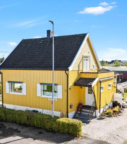 Lillestrom Apartment | Modern renovated flat just 10 min train to Oslo and Airport