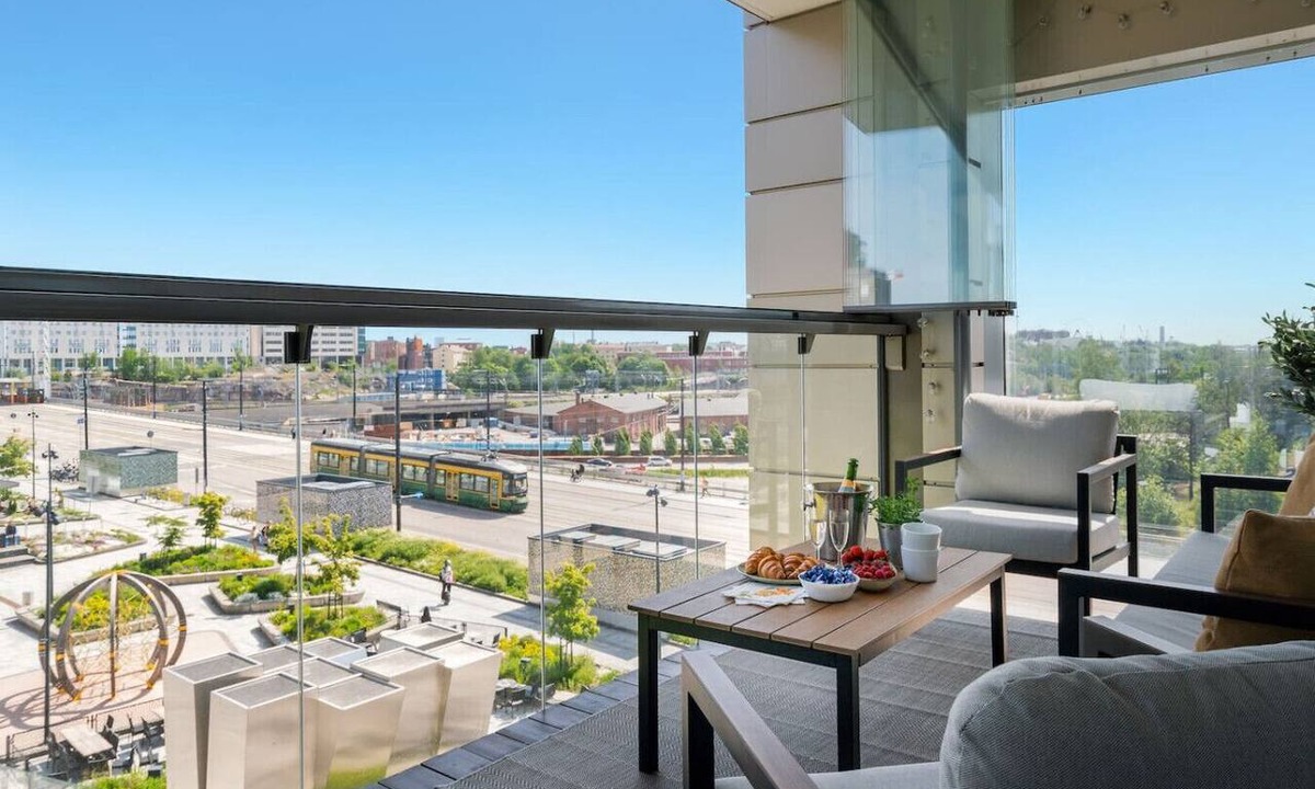 Pasila Apartment | Modern Sauna Apartment with Balcony – Steps from Pasila Station & Mall of Tripla