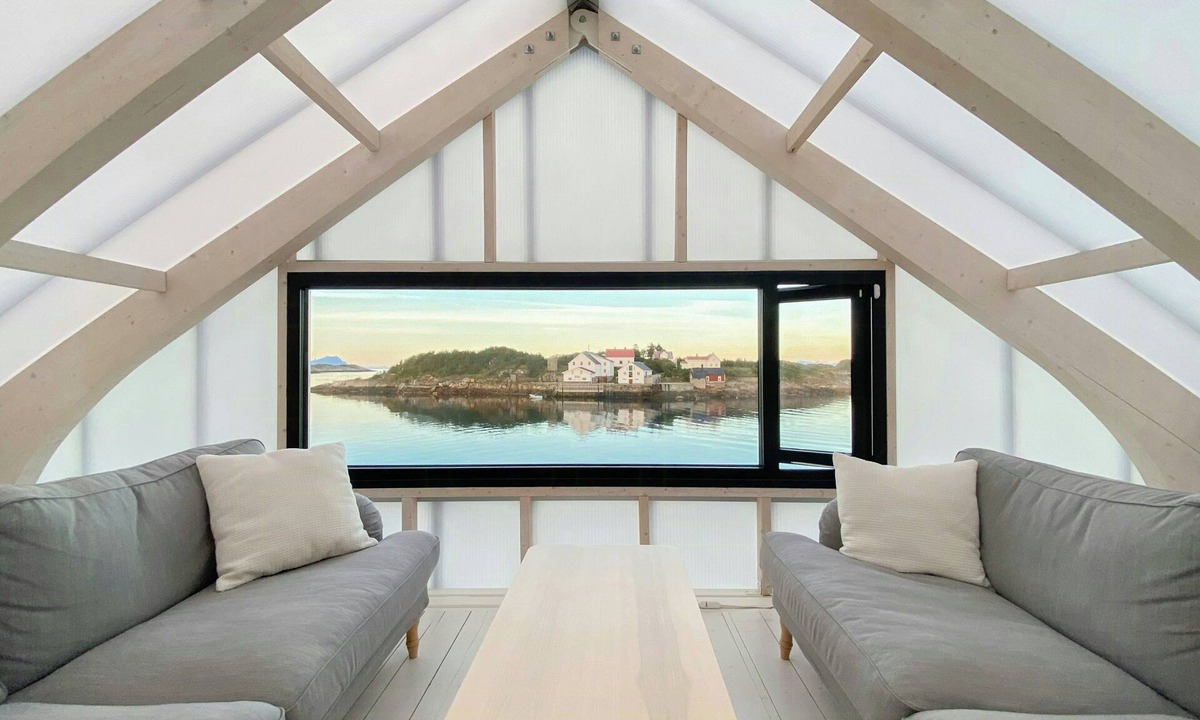 Henningsvaer House | Modern seaside house in Henningsvær