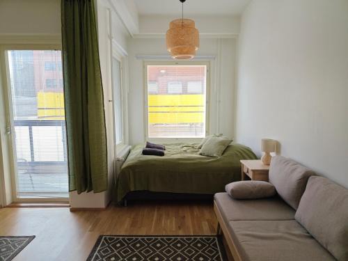 Tikkurila Apartment | Modern Studio - Train - Airport - Self Check-In