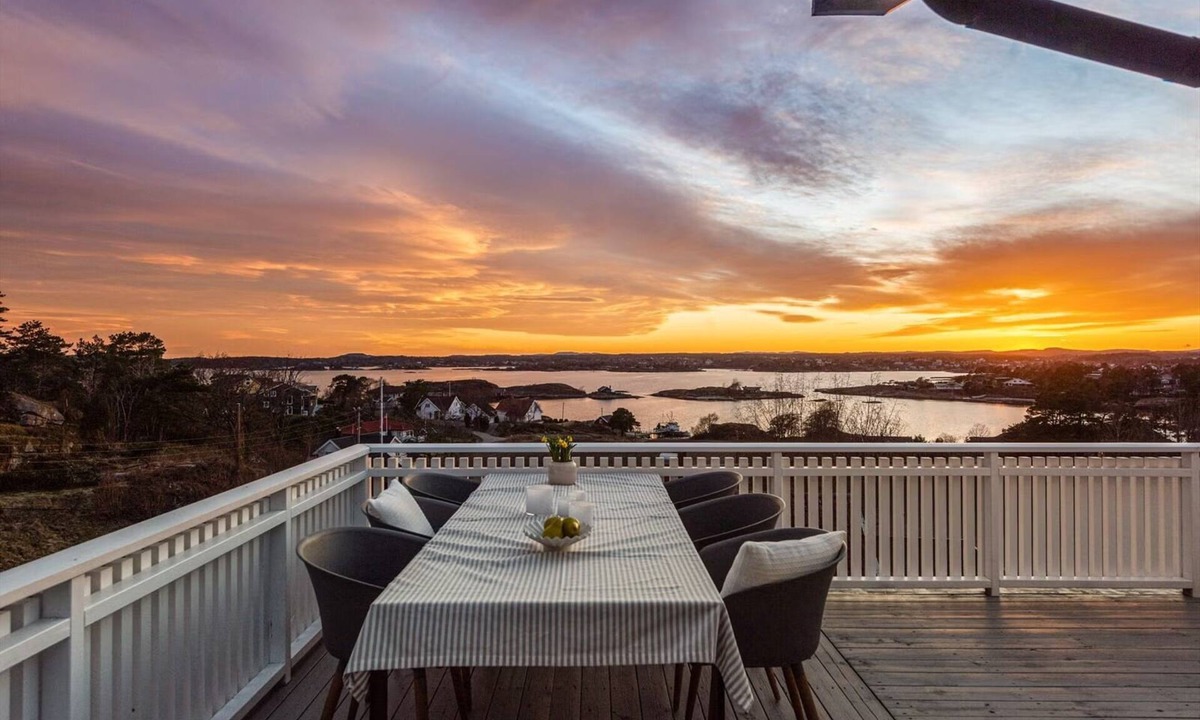 Sandefjord Villa | Modern villa with 180° Panoramic Sea View, Sunny Terraces, 4BR/Pizza/EV/Fiber