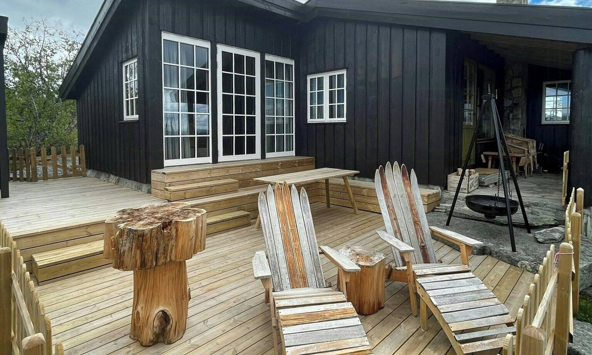 Oystre Slidre House | Mountain Bliss with a View – Summer and Winter