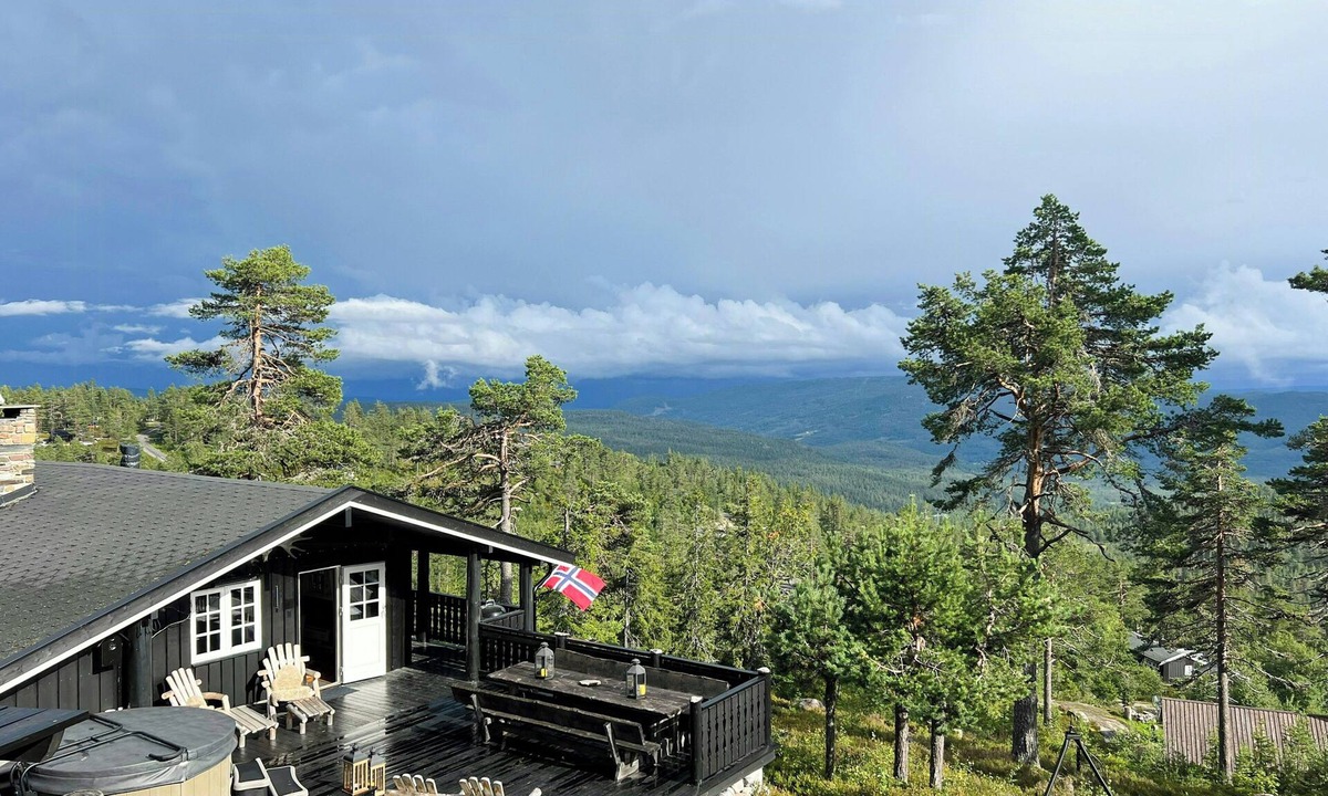 Bolkesjo House | Mountain cabin by ski trails in southern Blefjell