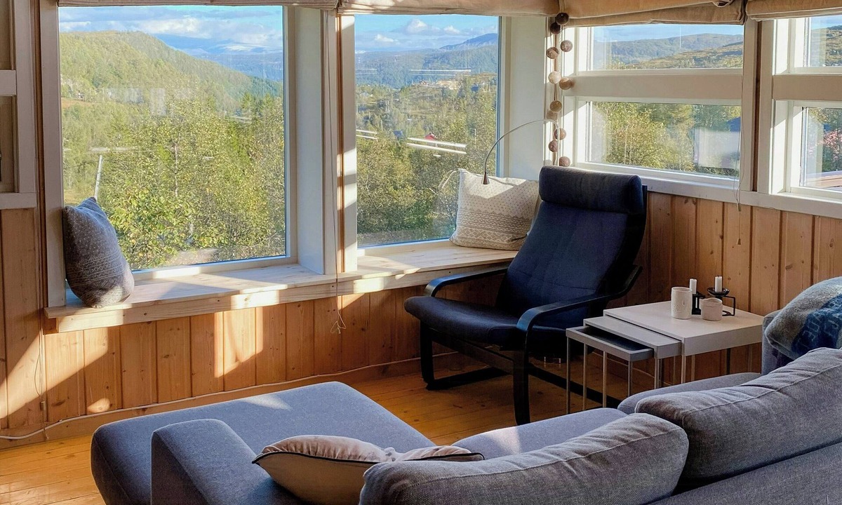 Kvam House | Mountain cabin with glacier views