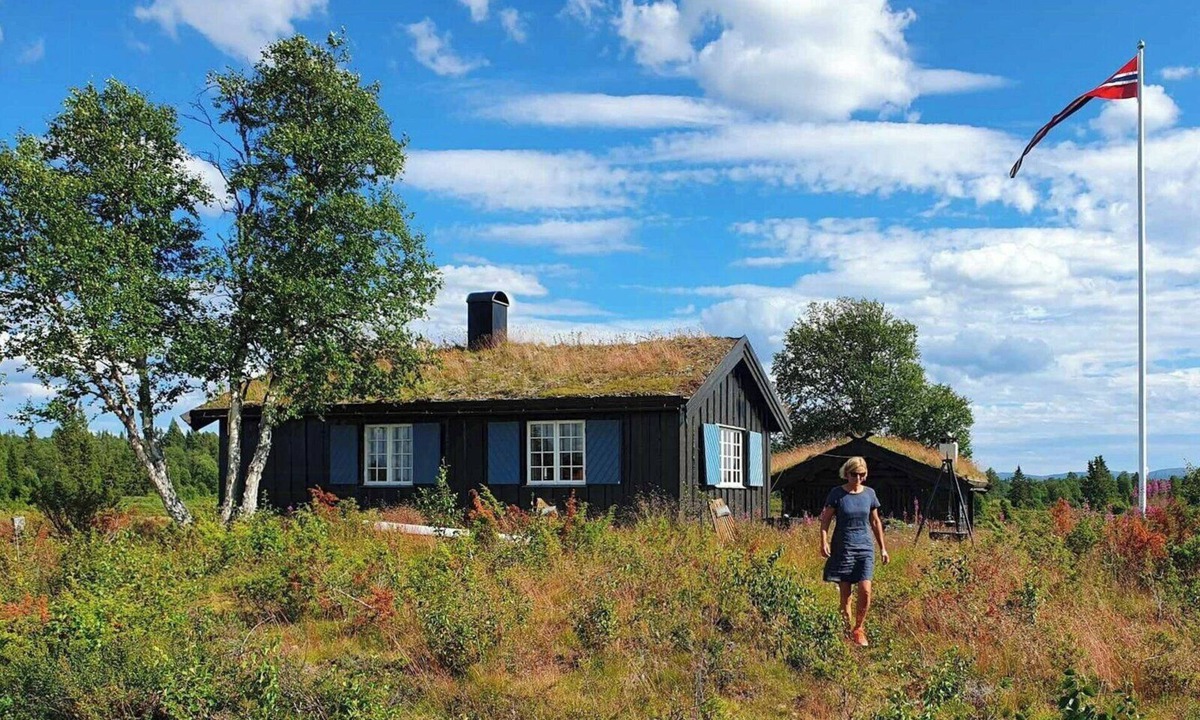 Kamben House | Mountain cabin with wood-fired sauna and a view