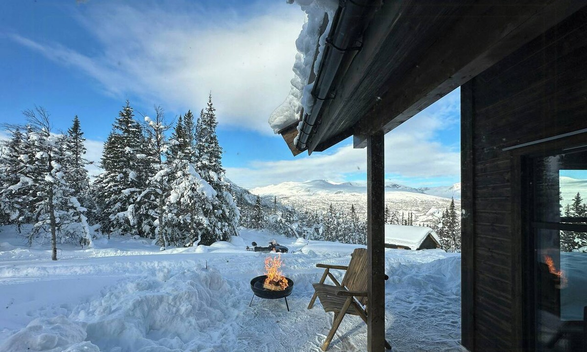 Vang House | Mountain cottage for year-round outdoor activities