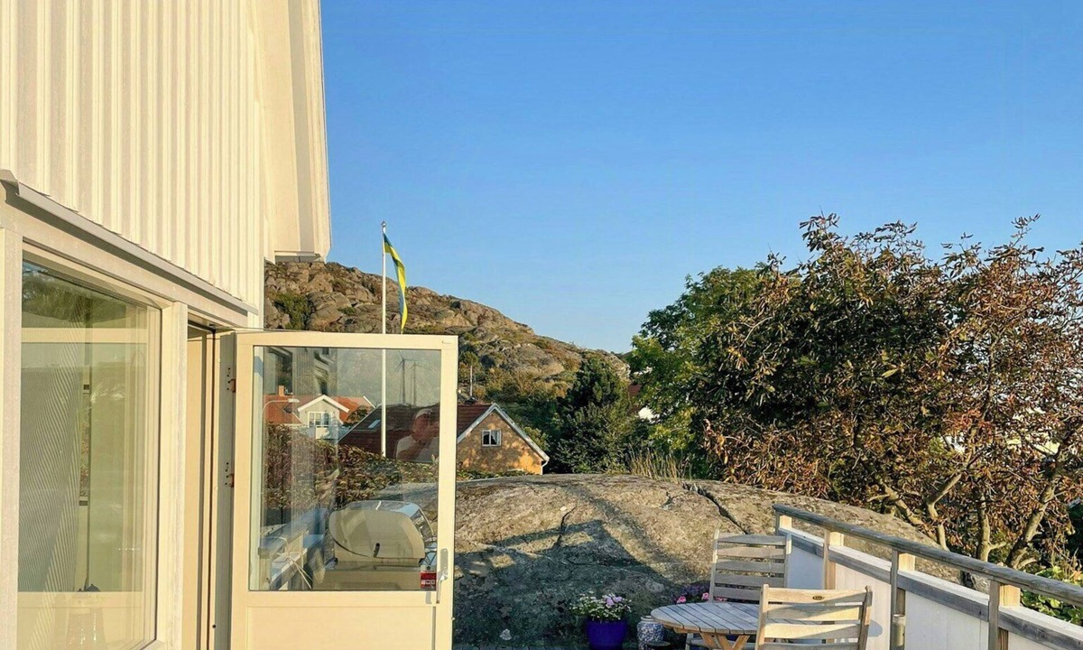 Ronnang House | Mountain house overlooking Rönnäng archipelago