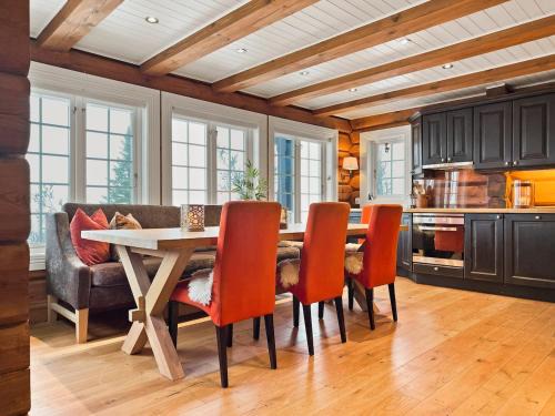 Nord-Aurdal Apartment | Mountain Lodge with Jacuzzi & Views