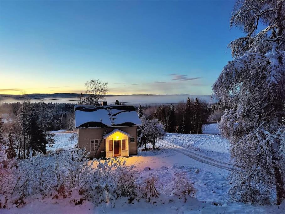 Are House | Mysigt hus med utsikt över fjäll och älv.