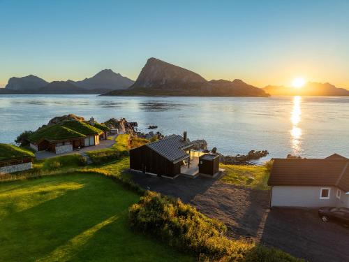 Flakstad House | Nappsholmen seaview