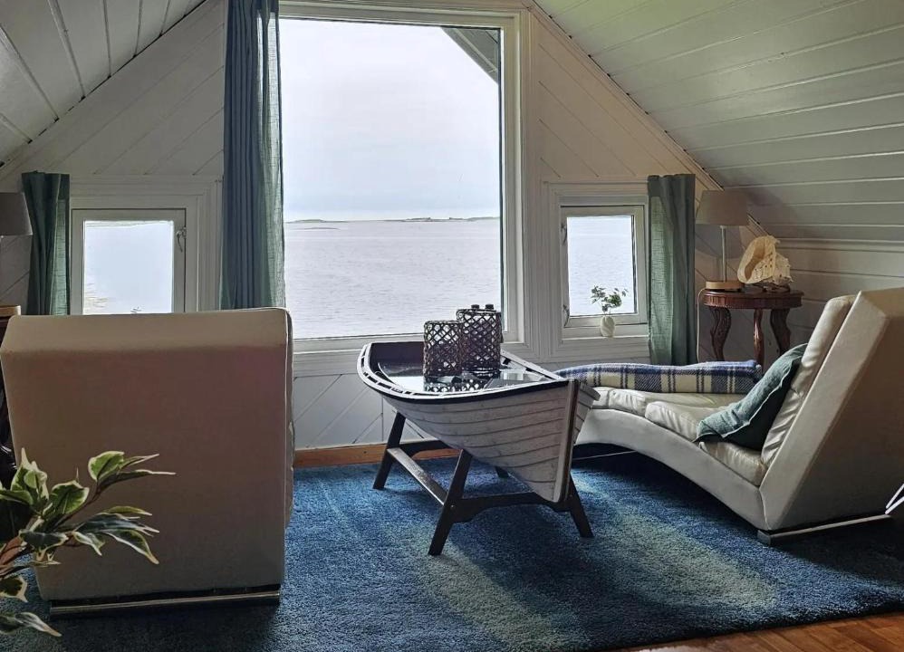 Afjord House | Naustet Kvalvika Ligger Usjenert Til I Strandkanten Havutsikt Og Rolige Omgivelser