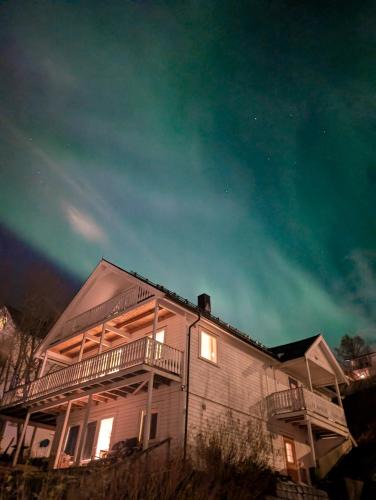 Tromso Apartment | Near Downtown - Large Beds - Free Parking