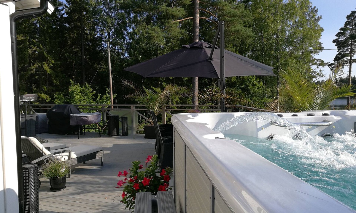Finnholmen Villa | New House in Archipelago, Heated Jacuzzi and Pool with a Large Terace of 150 sqm
