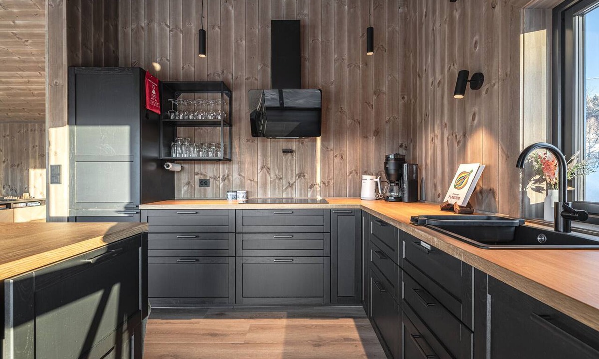 Al Municipality Cottage | New luxury cabin in Geilo with hot tub, mountain views & ski access