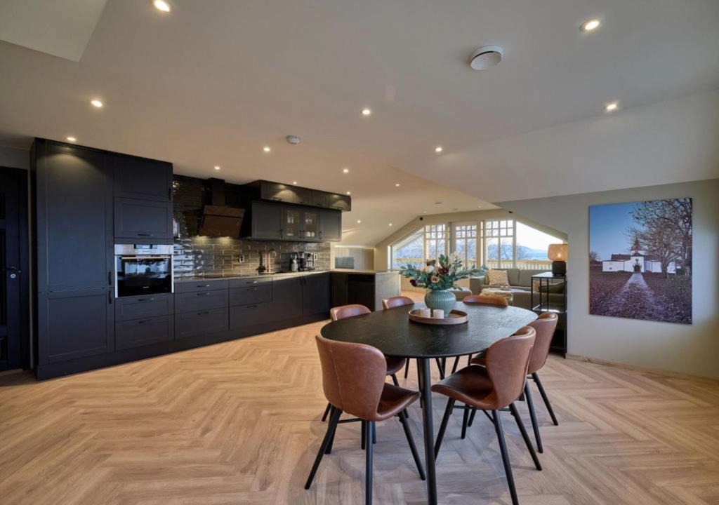 Orland Apartment | Nice apartment with five bedrooms and sea view