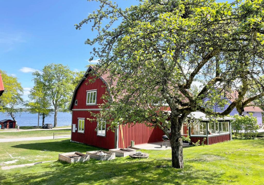 Lonashult House | Nice holiday home with a view of lake Asnen in Hulevik, Lonashult