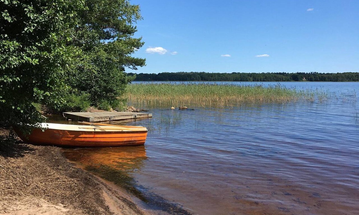 Stensberg-Kungshog House | Nice holiday home with lake view