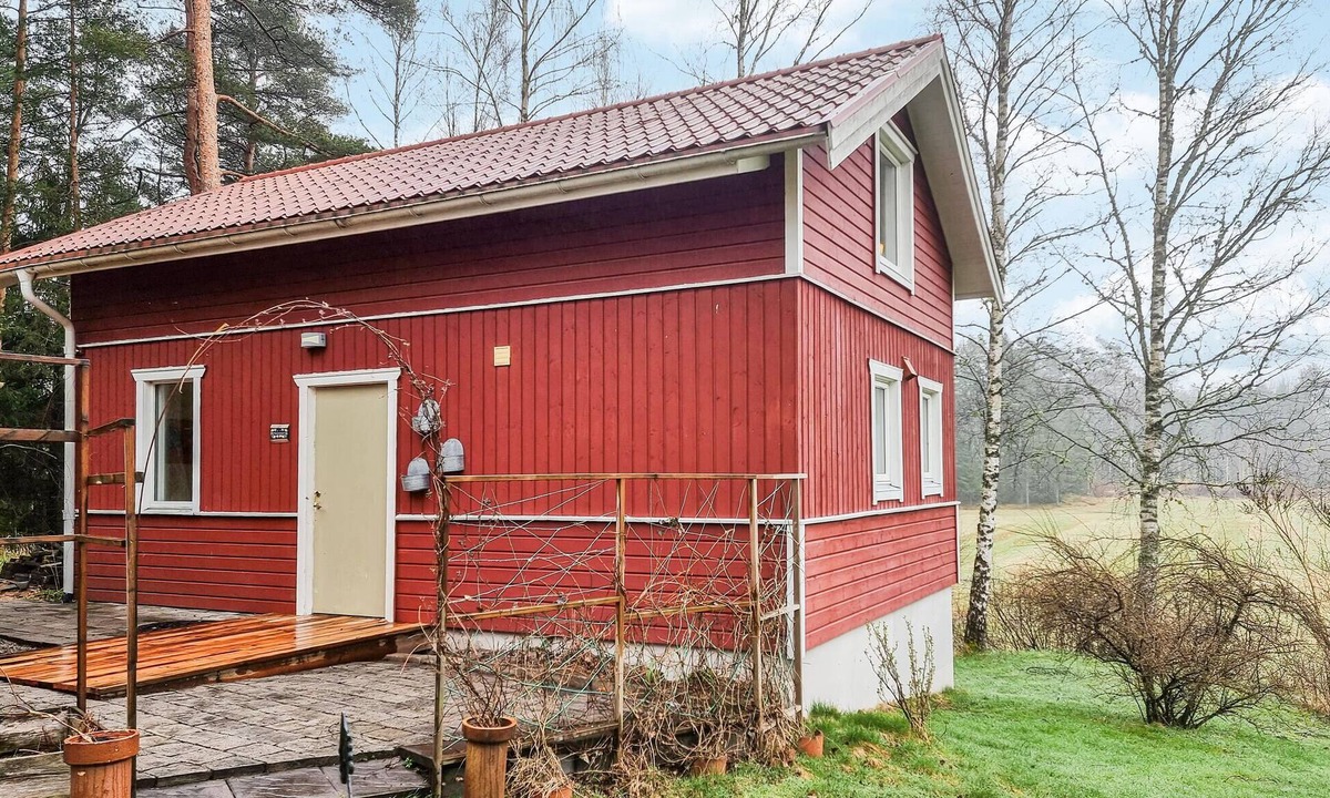 Vargarda Municipality House | Nice home in Alingsås