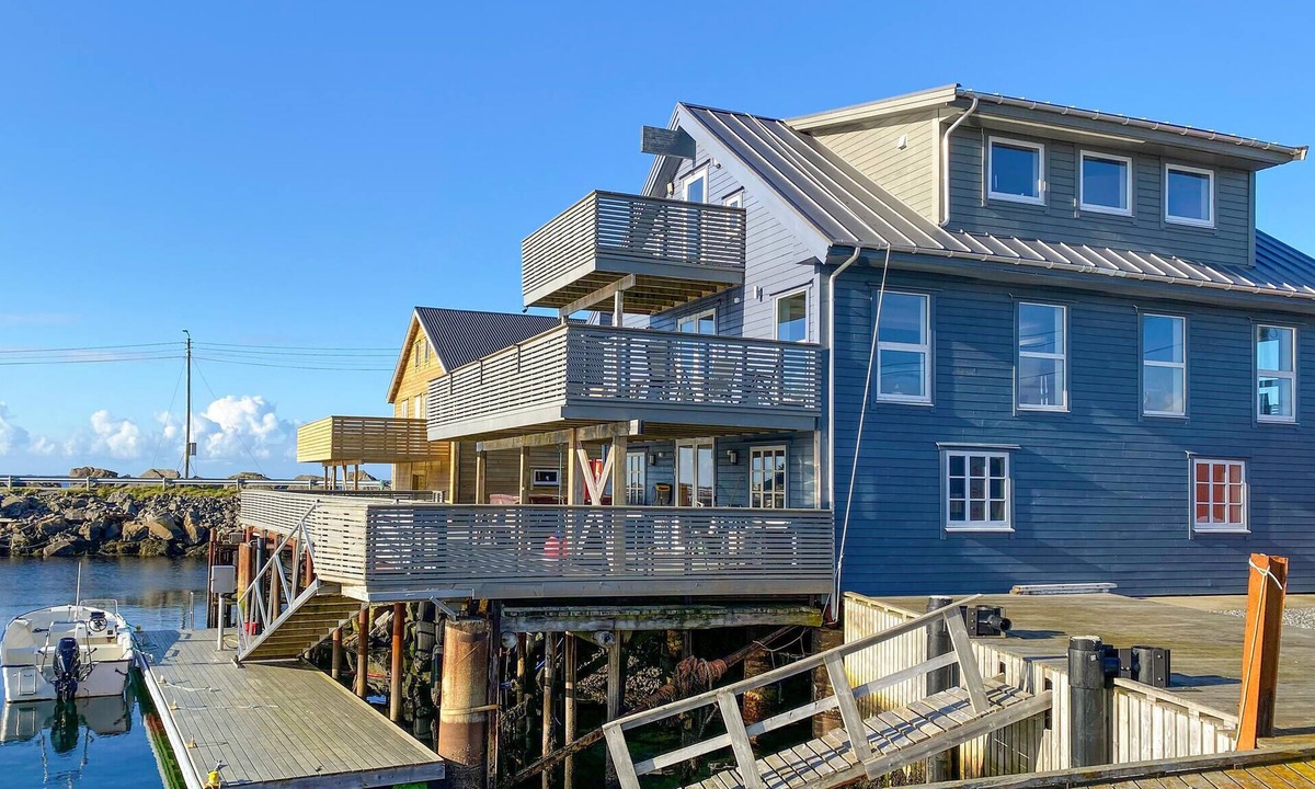 Haram House | Nice home in Fjørtoft with harbor view