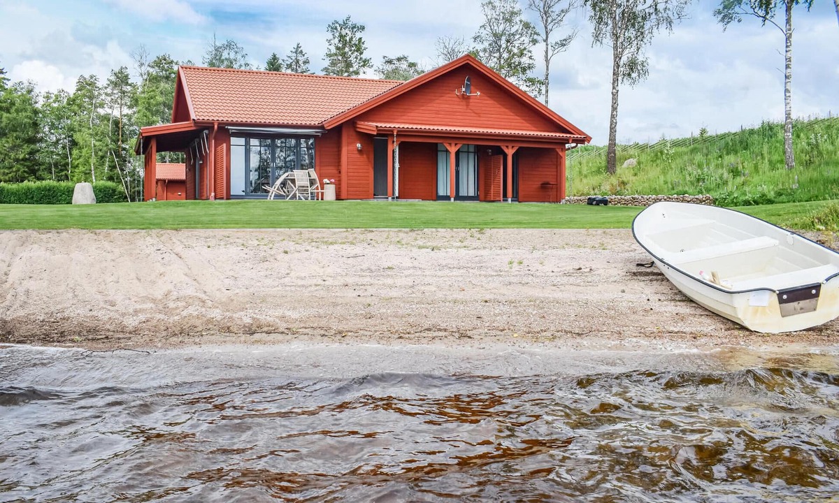 Mansarp House | Nice home in Månsarp with lake view