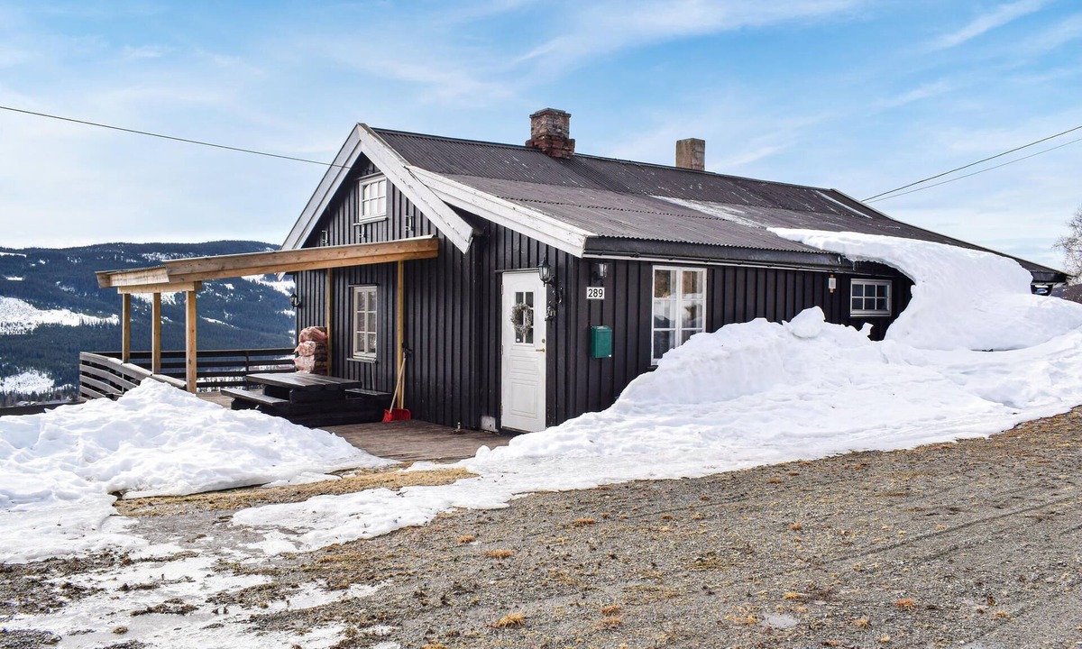 Nordre Land House | Nice home in Nord-Torpa with WiFi