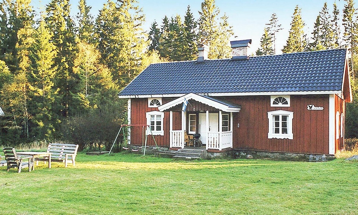 Stromsnasbruk House | Nice home in Strömsnäsbruk with kitchen