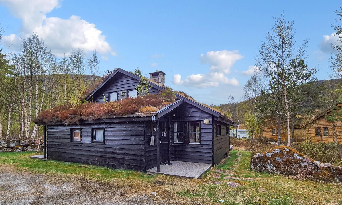 Tjørhom House | Nice home in Tjørhom with sauna