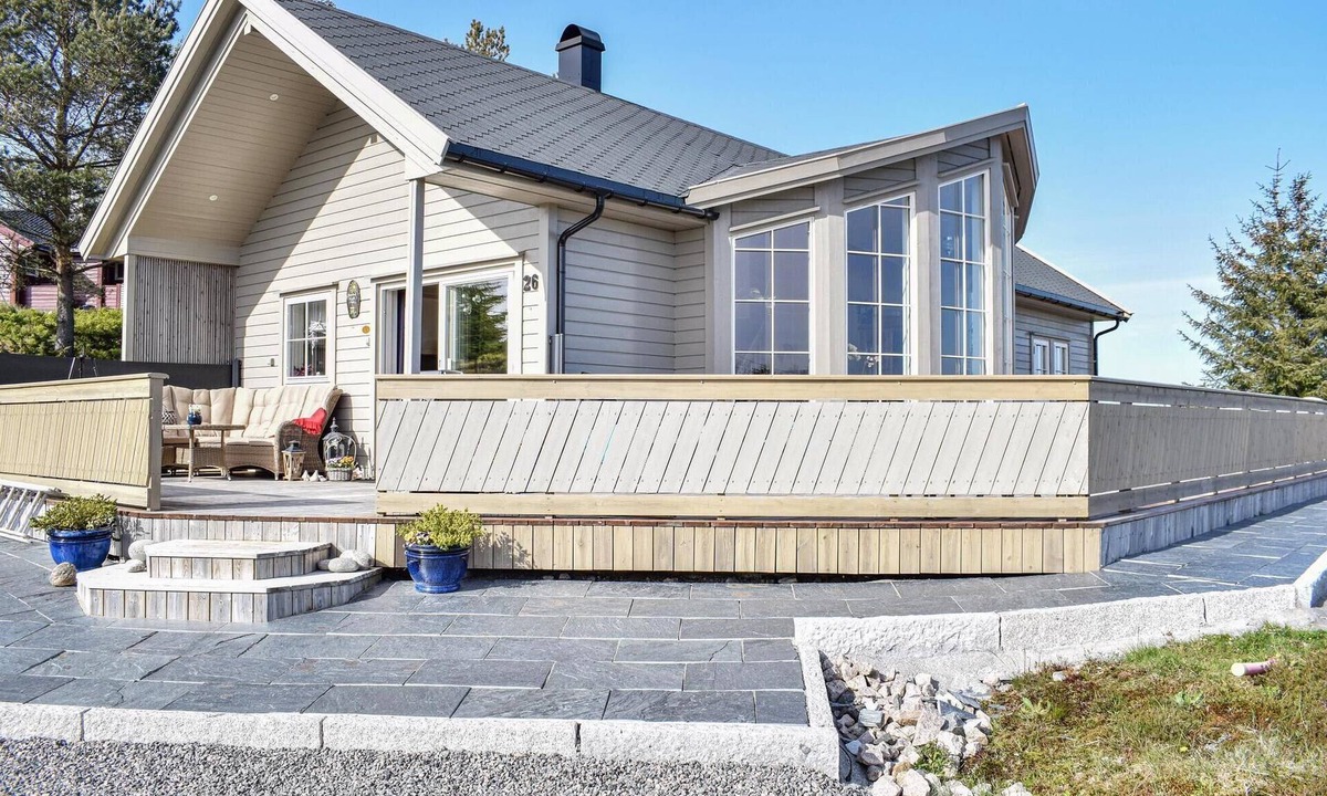 Torangsvag House | Nice home in Torangsvåg with WiFi