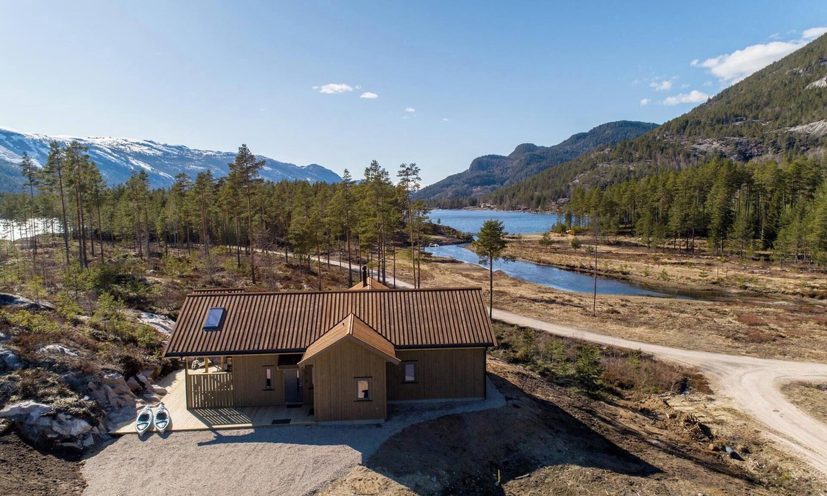 Kviteseid Ski Chalet | Nyborg Hytte | 8p | With Sauna & By the Water