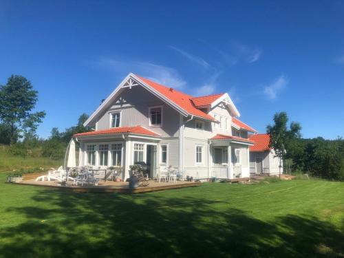 Olmstad Villa | Nybyggt hus i lantlig idyll