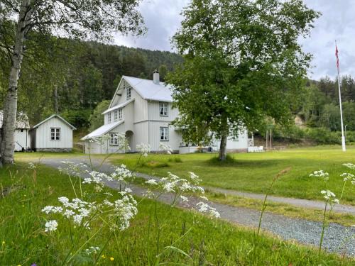 Sunndal House | Nyheim Lodge