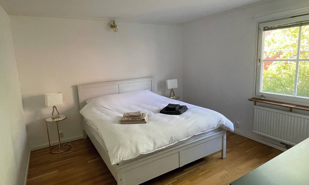 Jordbro Apartment | Nyrenoverad tvårumslägenhet i ett vackert villaområde