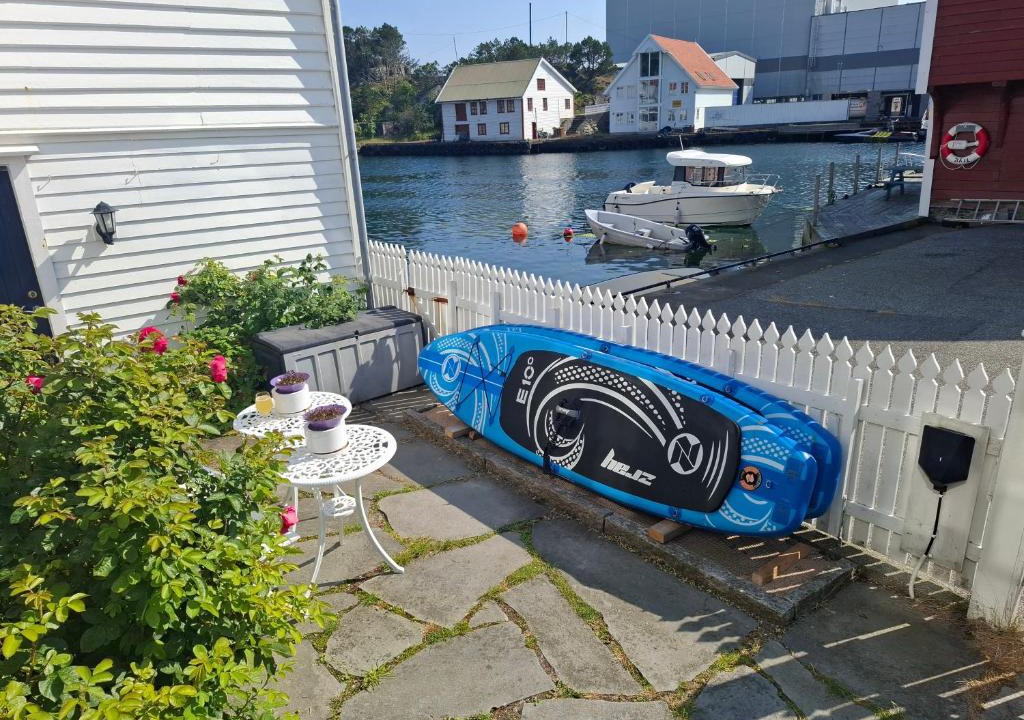 Skudeneshavn Apartment | Ocean Front Garden
