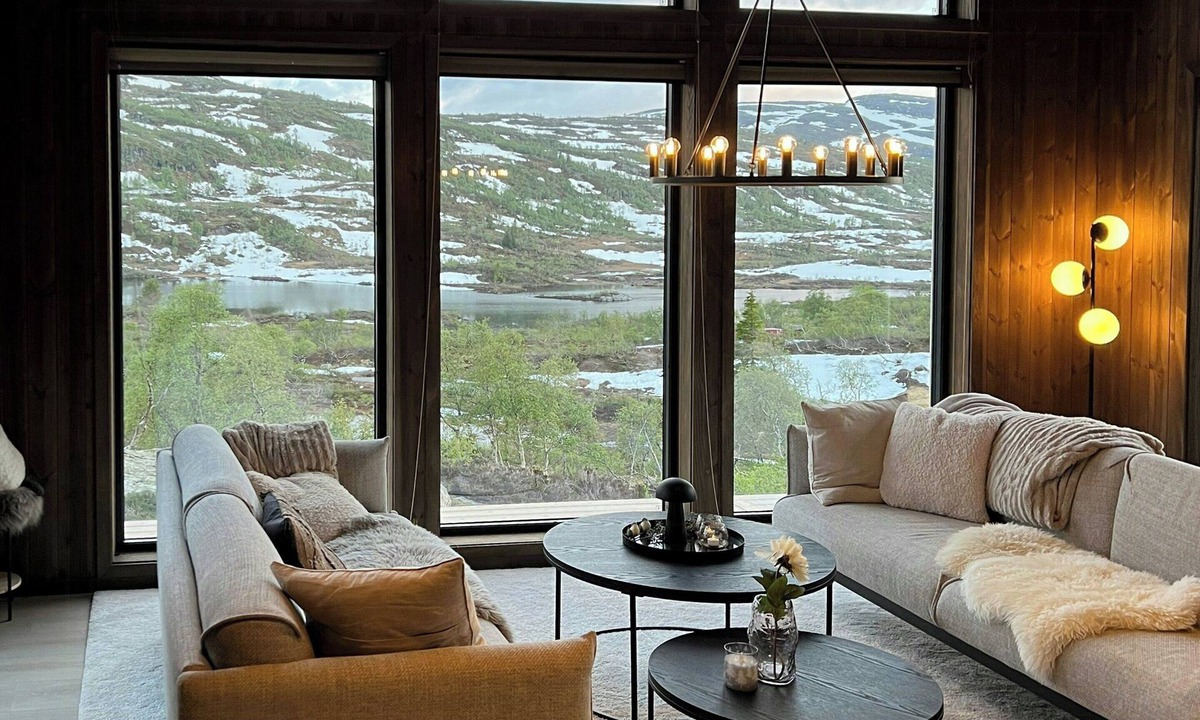 Valle House | Off-grid cabin with mountain views
