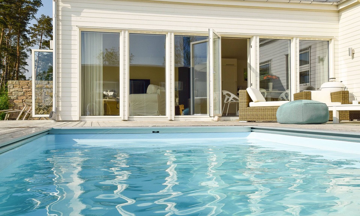 Stora Ror Villa | Öland full comfort with heated pool & evening sun