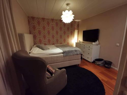 Lulea House | OWN ROOM WITH BIG BED IN A BIG HOUSE!