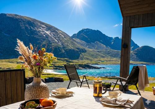 Straumsjoen House | Panoramic Seaside Cabin in Vesterålen - Arctic Ocean Views - Close to the Beach